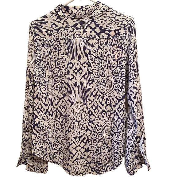 Lilly Pulitzer Sea View Button Down Blouse Shirt Bright Navy‎ Pineapple P… - Picture 4 of 14